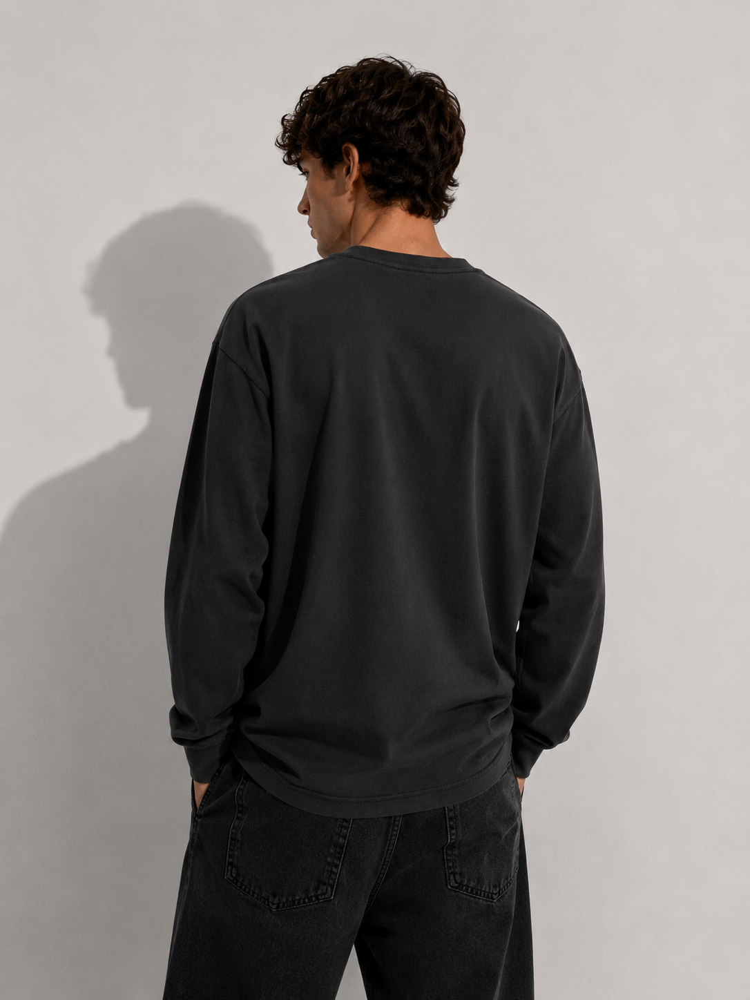 VAYRENX - Abstract Wave Graphic Long Sleeve Tee