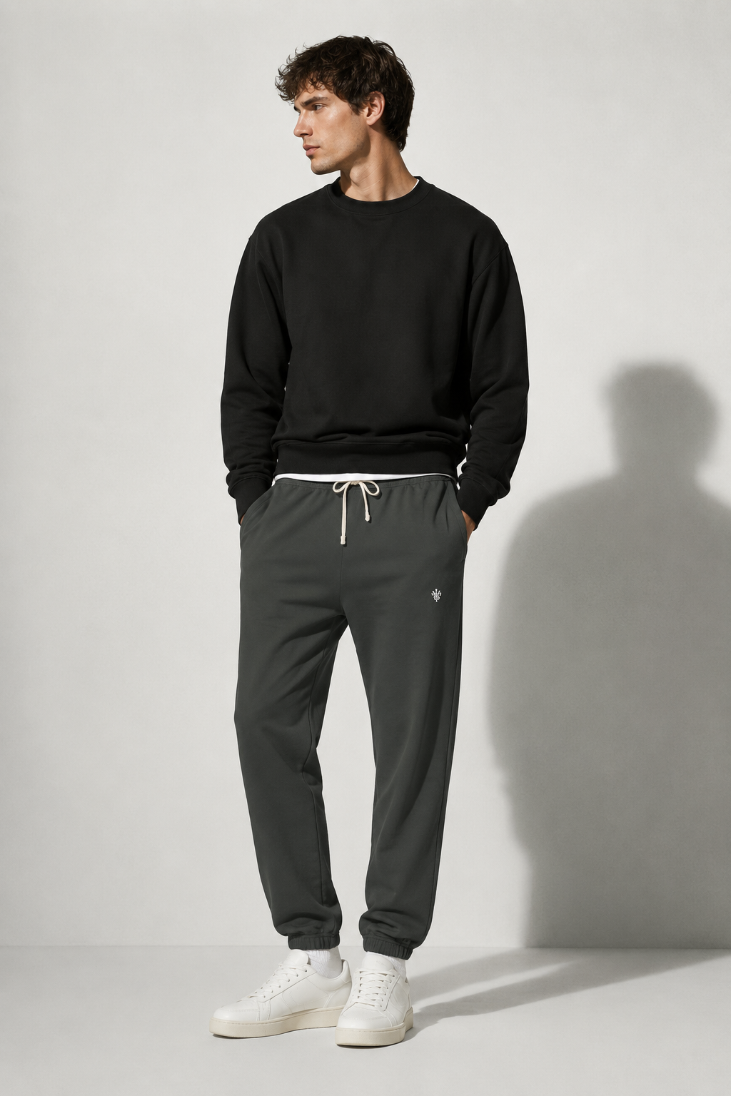 VAYRENX - V Logo Sweatpants